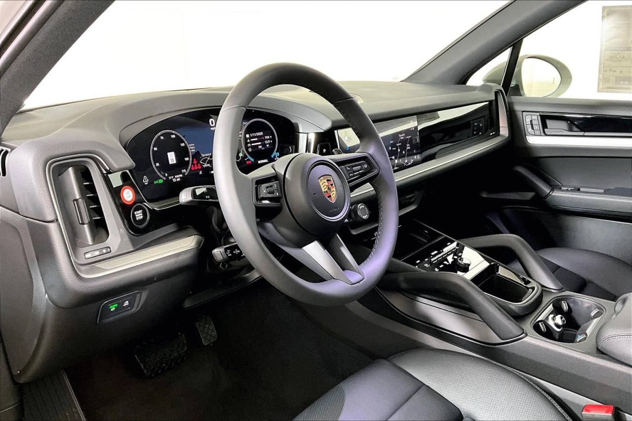 2025 Porsche Cayenne Base