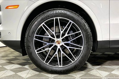 2025 Porsche Cayenne Base