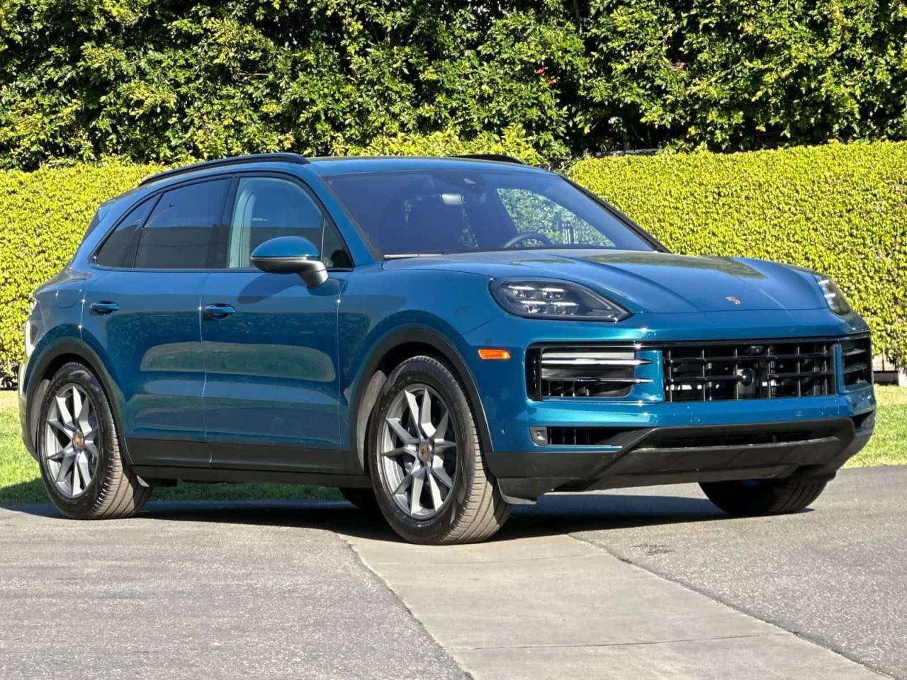 2025 Porsche Cayenne AWD
