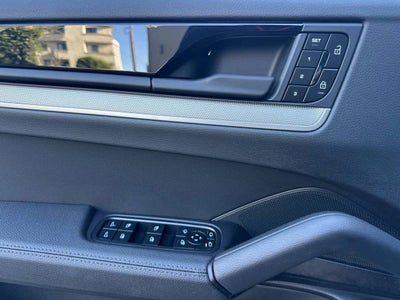 2025 Porsche Cayenne AWD