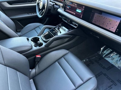2025 Porsche Cayenne AWD