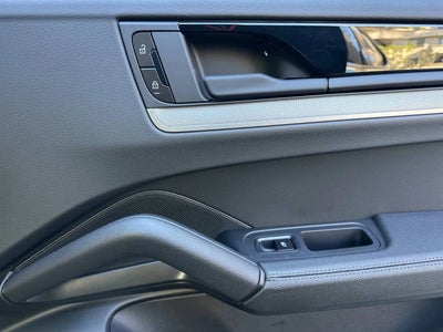 2025 Porsche Cayenne AWD