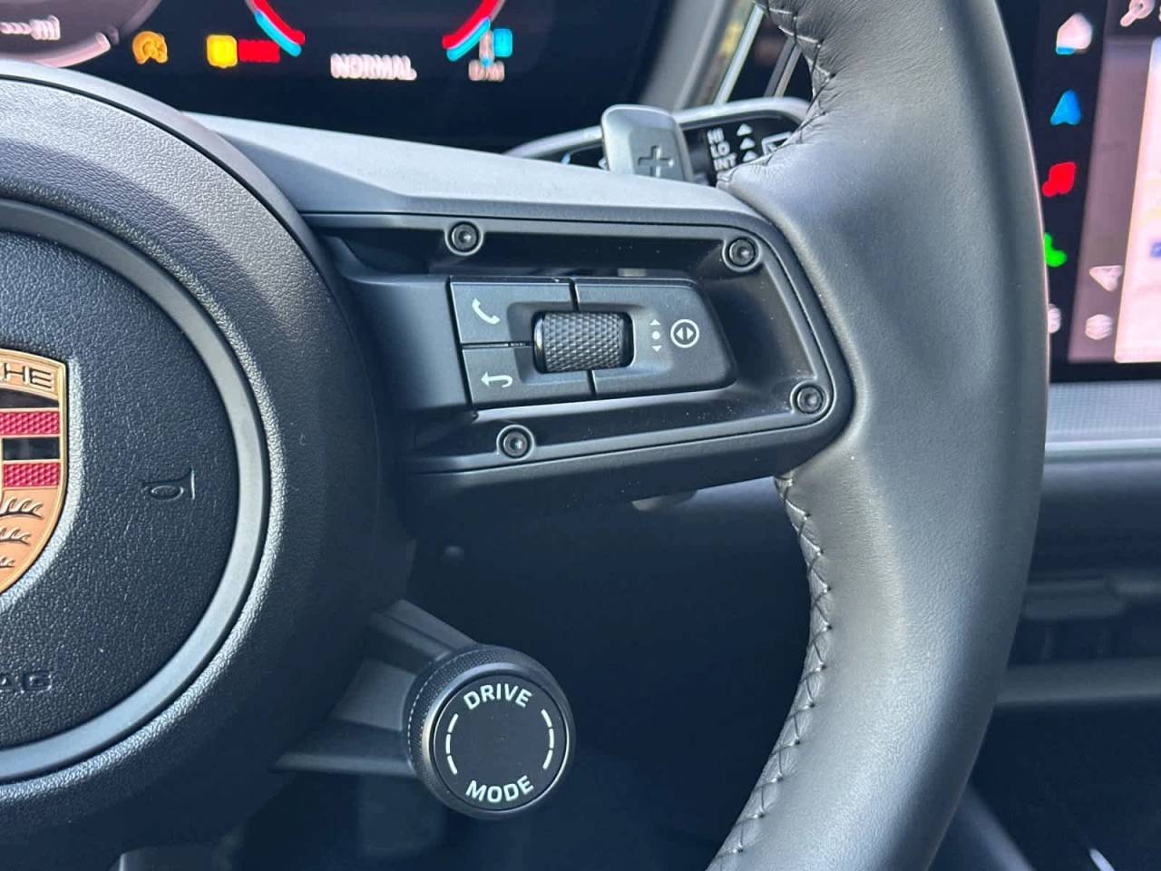 2025 Porsche Cayenne AWD