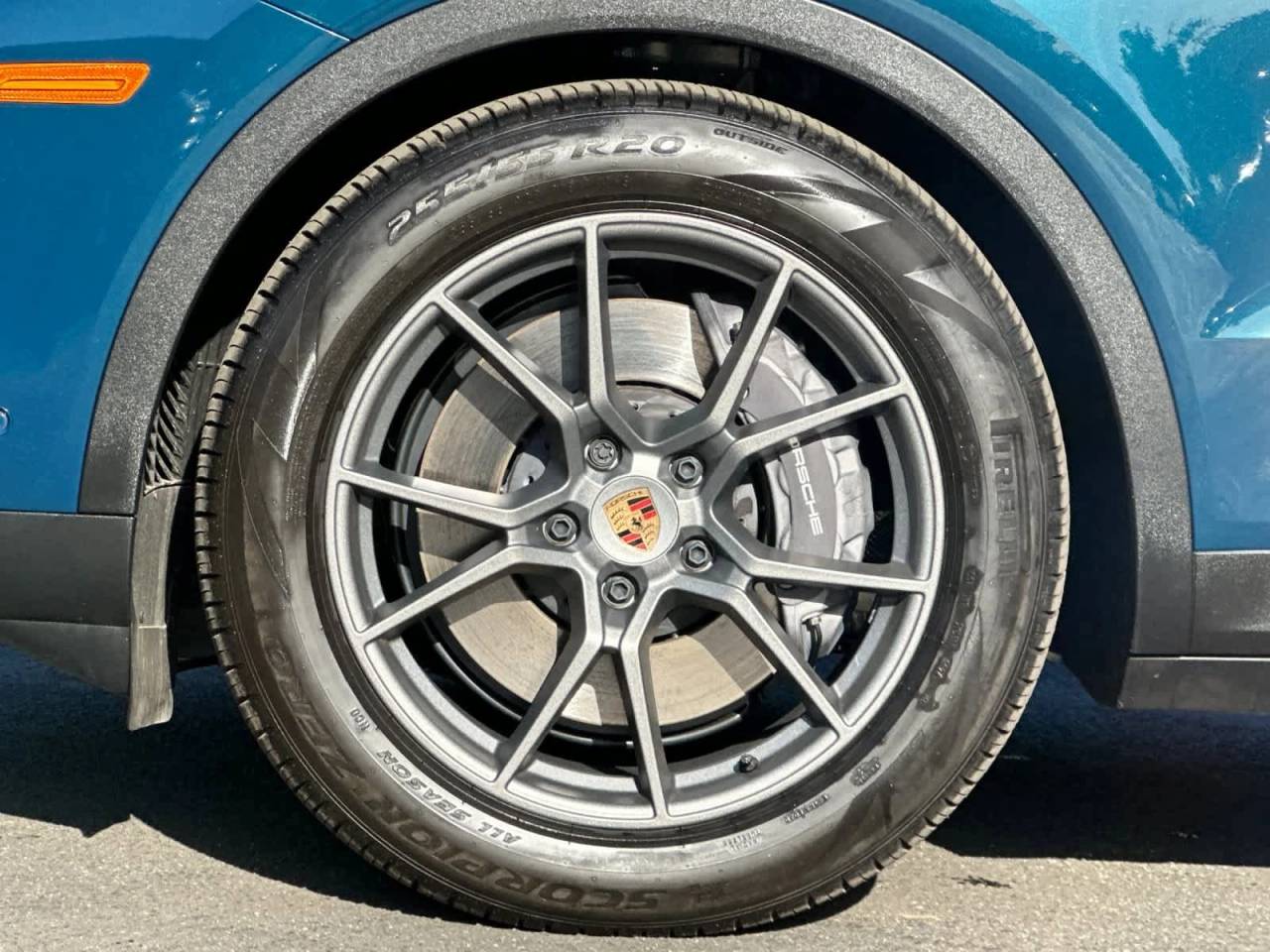 2025 Porsche Cayenne AWD