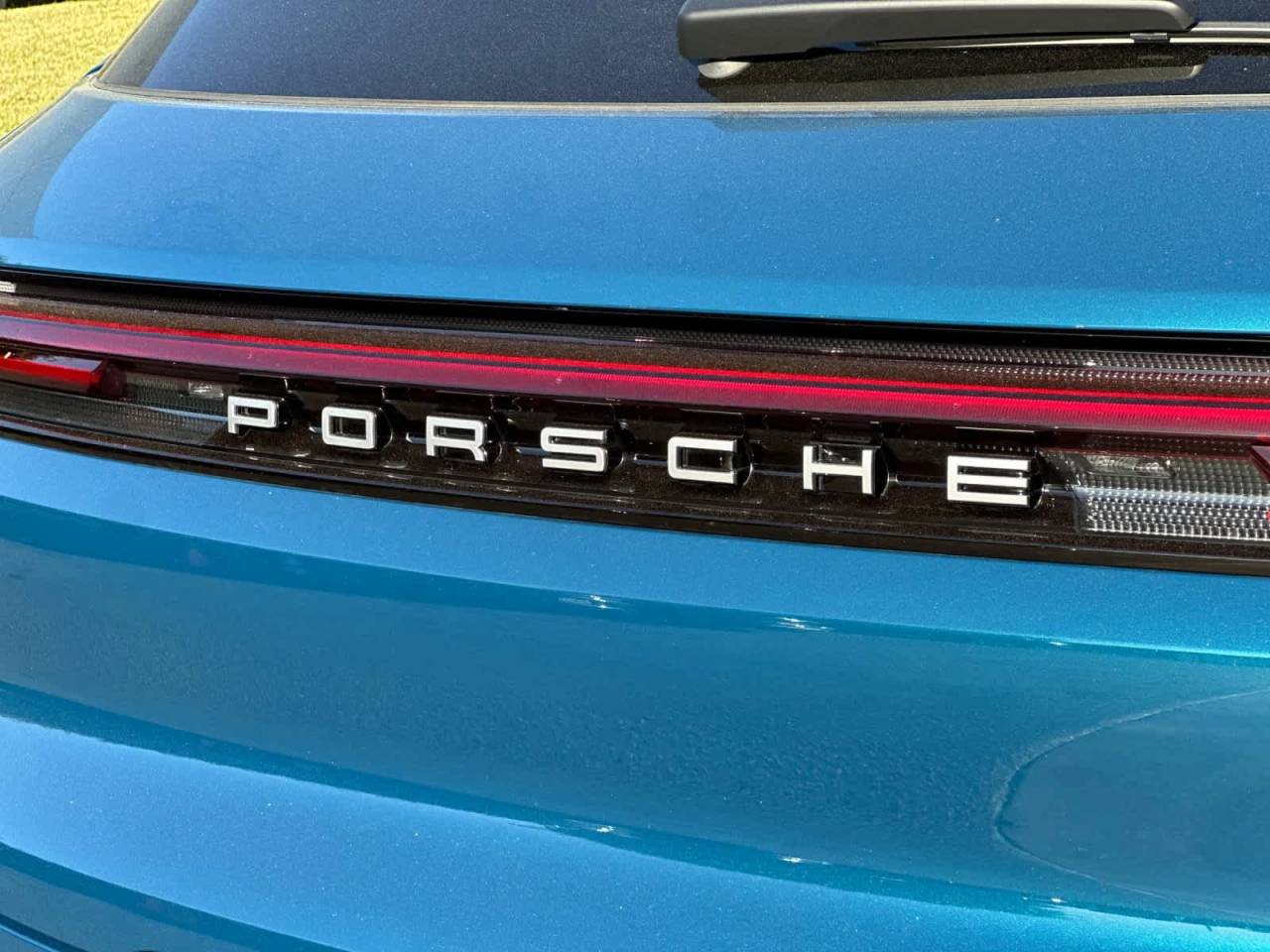 2025 Porsche Cayenne AWD