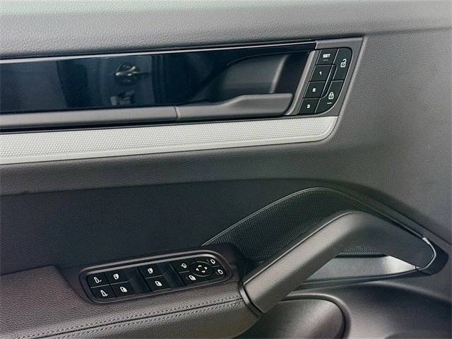 2025 Porsche Cayenne AWD