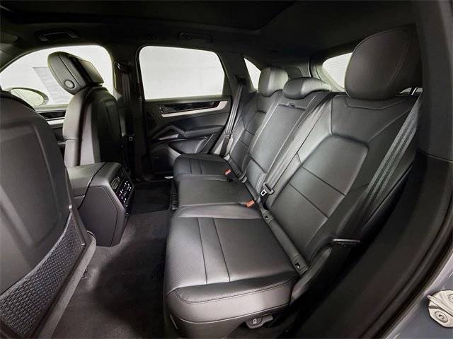 2025 Porsche Cayenne AWD