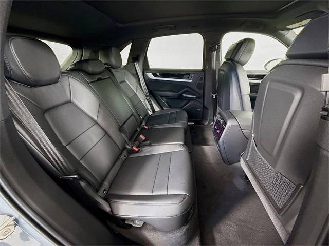 2025 Porsche Cayenne AWD