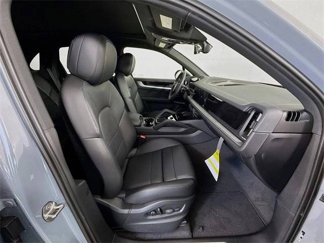 2025 Porsche Cayenne AWD