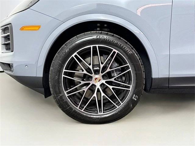 2025 Porsche Cayenne AWD
