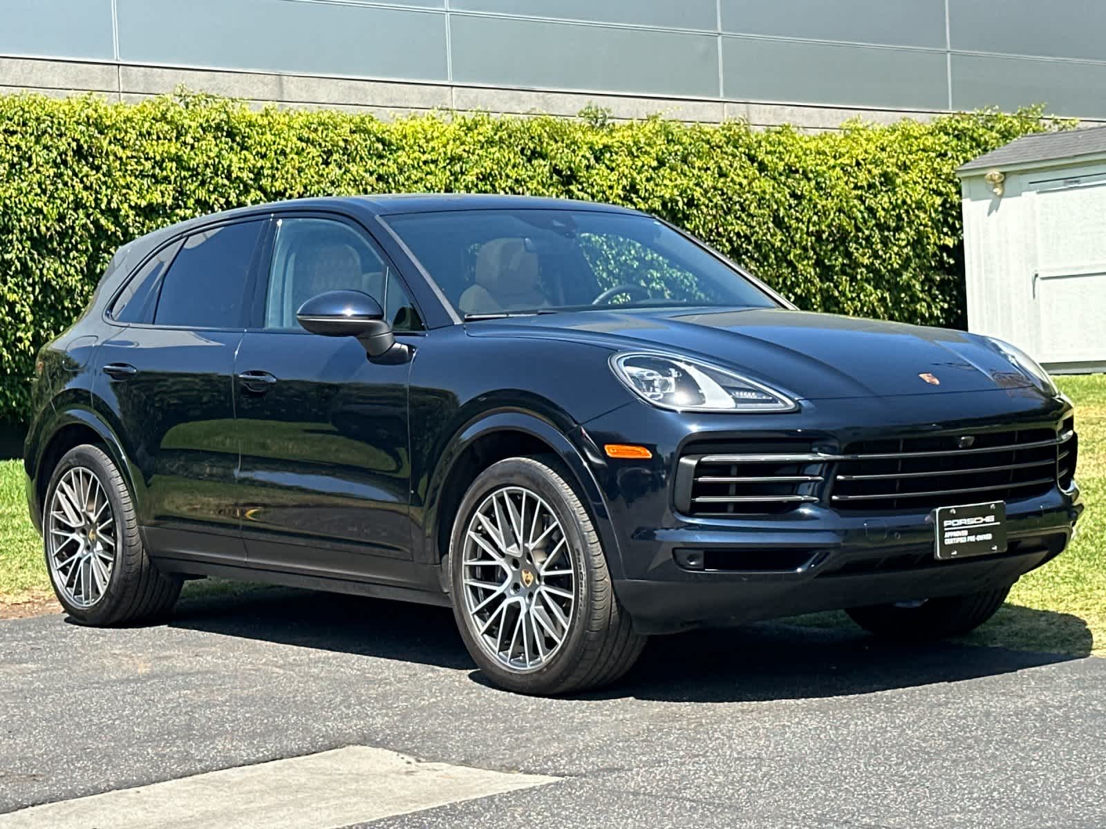 2023 Porsche Cayenne Cayenne Platinum Edition (MY23)