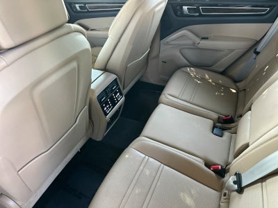 2023 Porsche Cayenne Cayenne Platinum Edition (MY23)