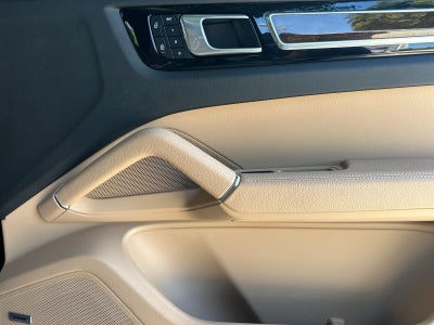 2023 Porsche Cayenne Cayenne Platinum Edition (MY23)