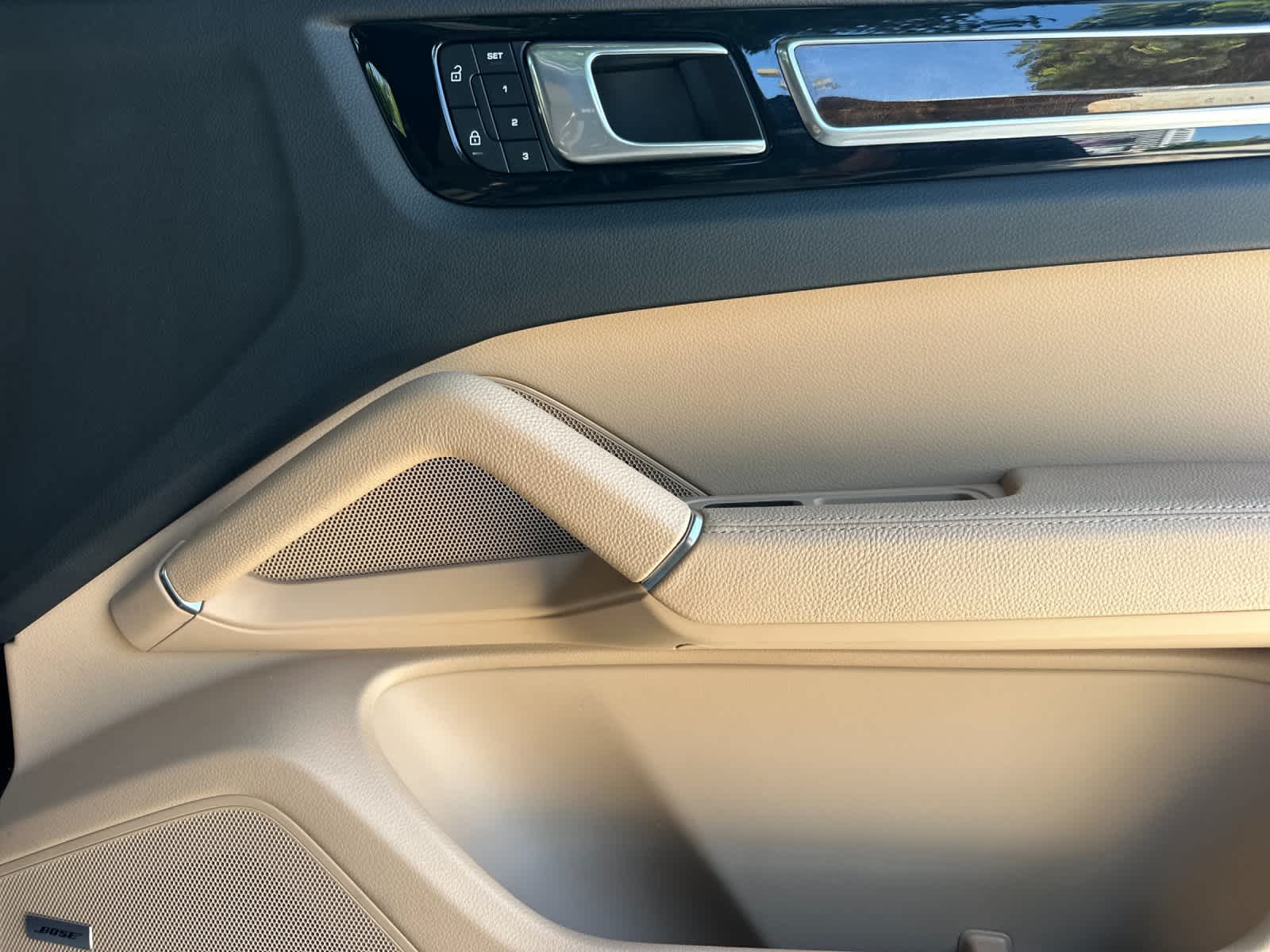 2023 Porsche Cayenne Cayenne Platinum Edition (MY23)