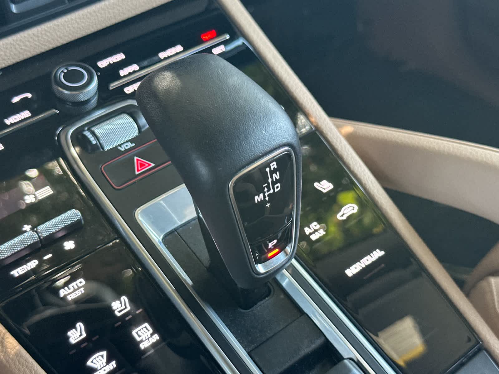 2023 Porsche Cayenne Cayenne Platinum Edition (MY23)
