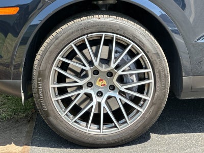 2023 Porsche Cayenne Cayenne Platinum Edition (MY23)