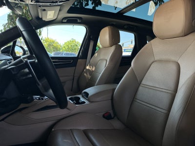 2023 Porsche Cayenne Cayenne Platinum Edition (MY23)