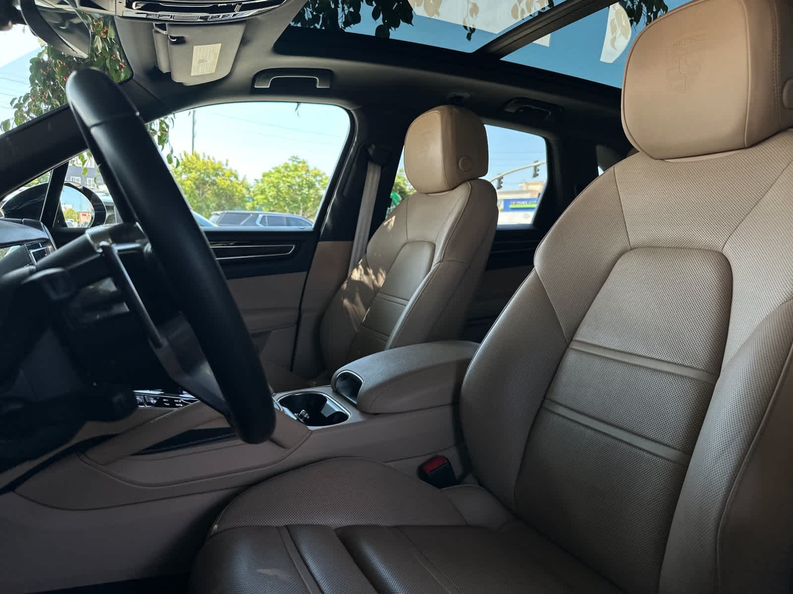 2023 Porsche Cayenne Cayenne Platinum Edition (MY23)