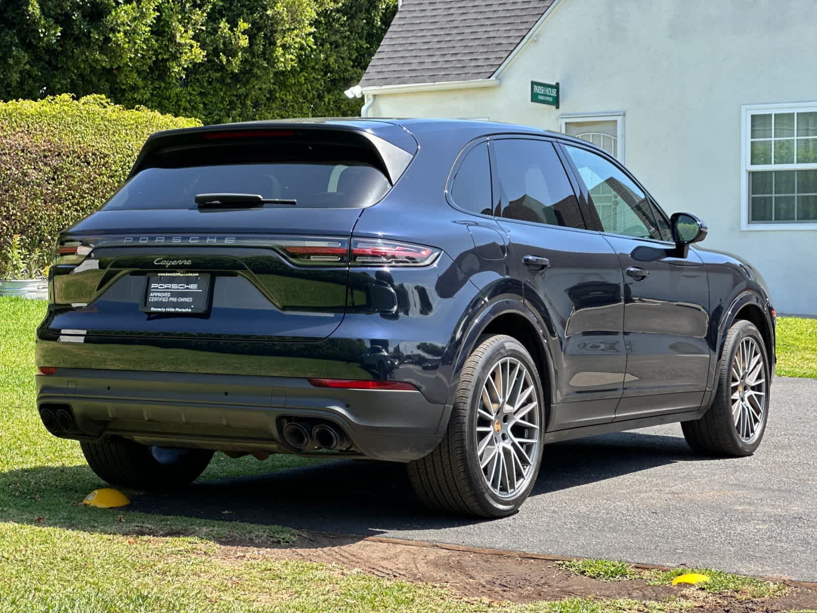 2023 Porsche Cayenne Cayenne Platinum Edition (MY23)