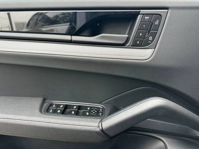 2024 Porsche Cayenne AWD