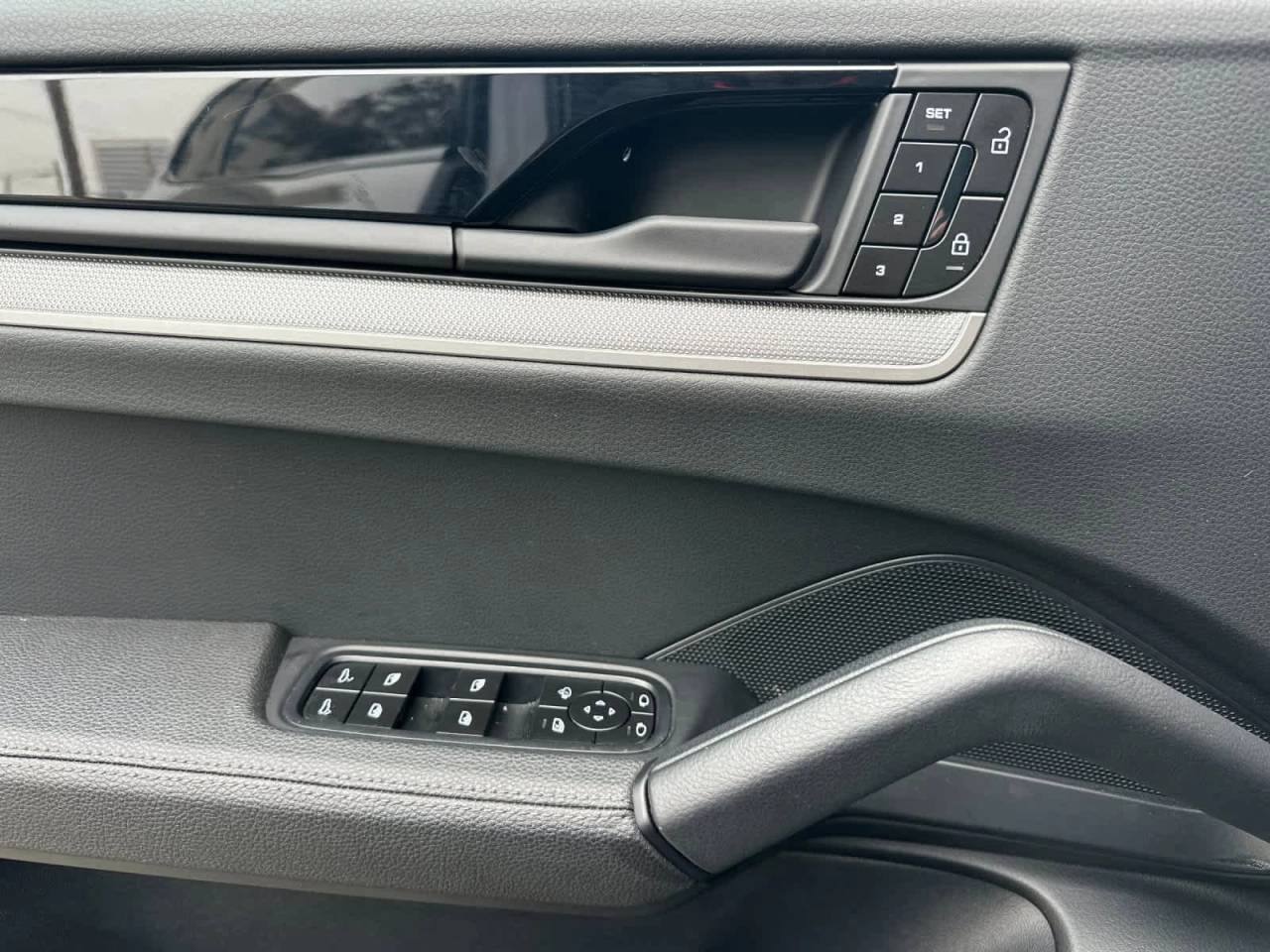 2024 Porsche Cayenne AWD