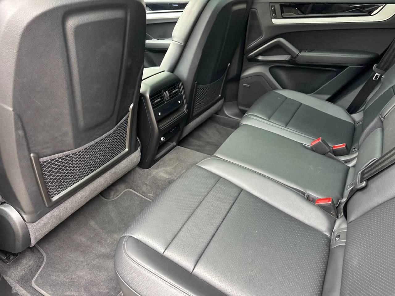 2024 Porsche Cayenne AWD