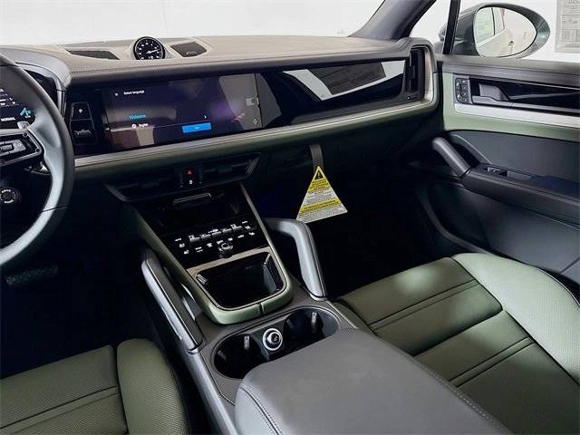 2025 Porsche Cayenne Base