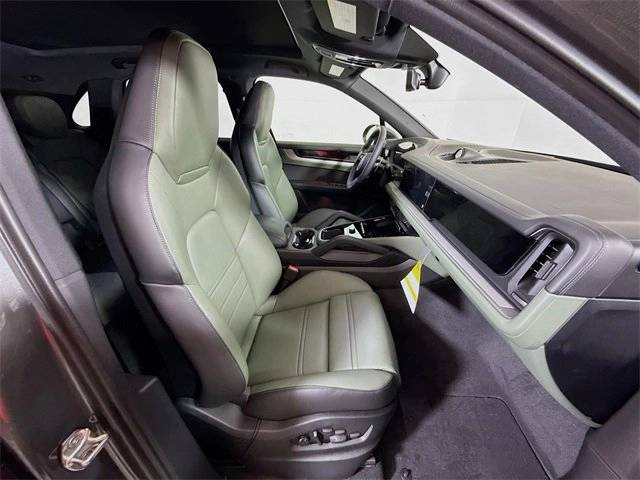 2025 Porsche Cayenne Base