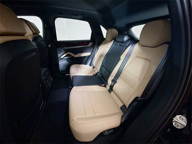 2025 Porsche Cayenne AWD