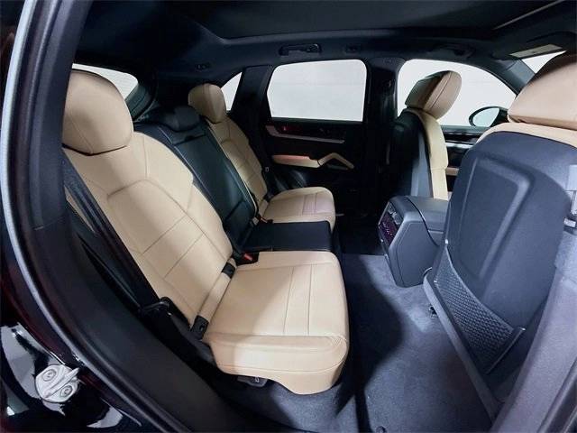 2025 Porsche Cayenne AWD