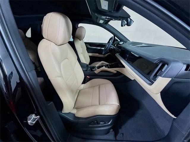 2025 Porsche Cayenne AWD