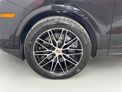 2025 Porsche Cayenne AWD