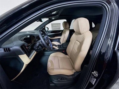 2025 Porsche Cayenne AWD