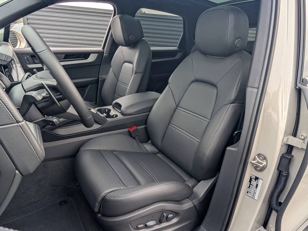 2026 Porsche Cayenne Base