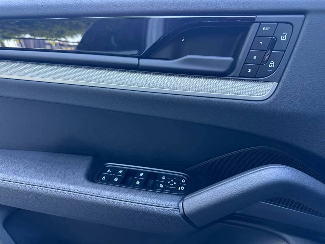 2025 Porsche Cayenne AWD