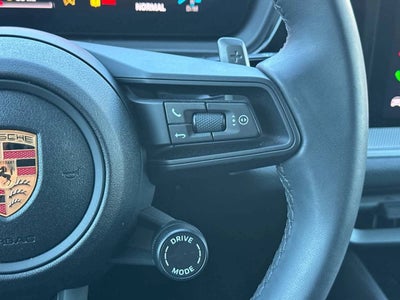 2025 Porsche Cayenne AWD