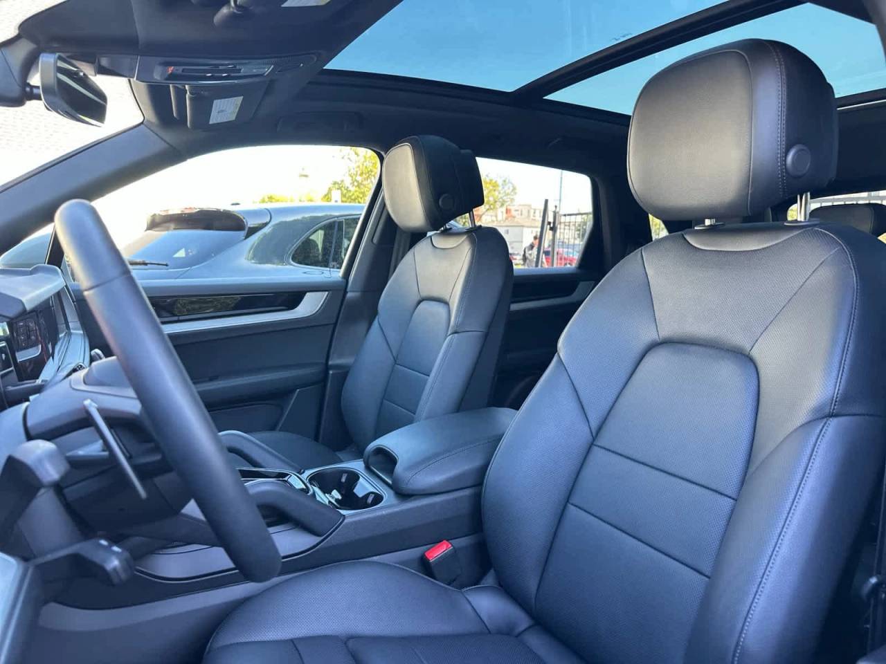 2025 Porsche Cayenne AWD