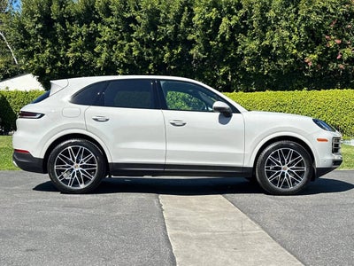 2025 Porsche Cayenne AWD