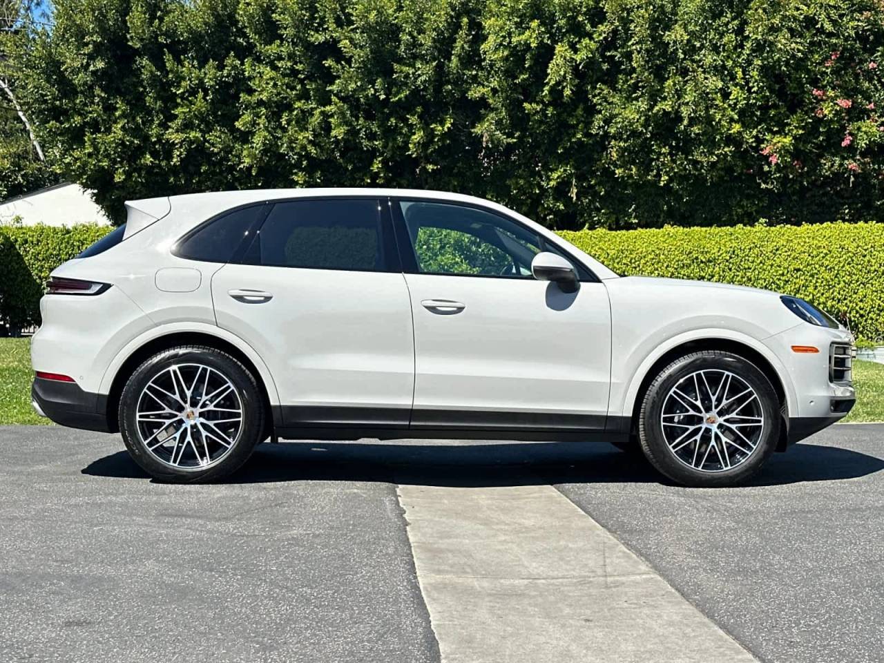 2025 Porsche Cayenne AWD