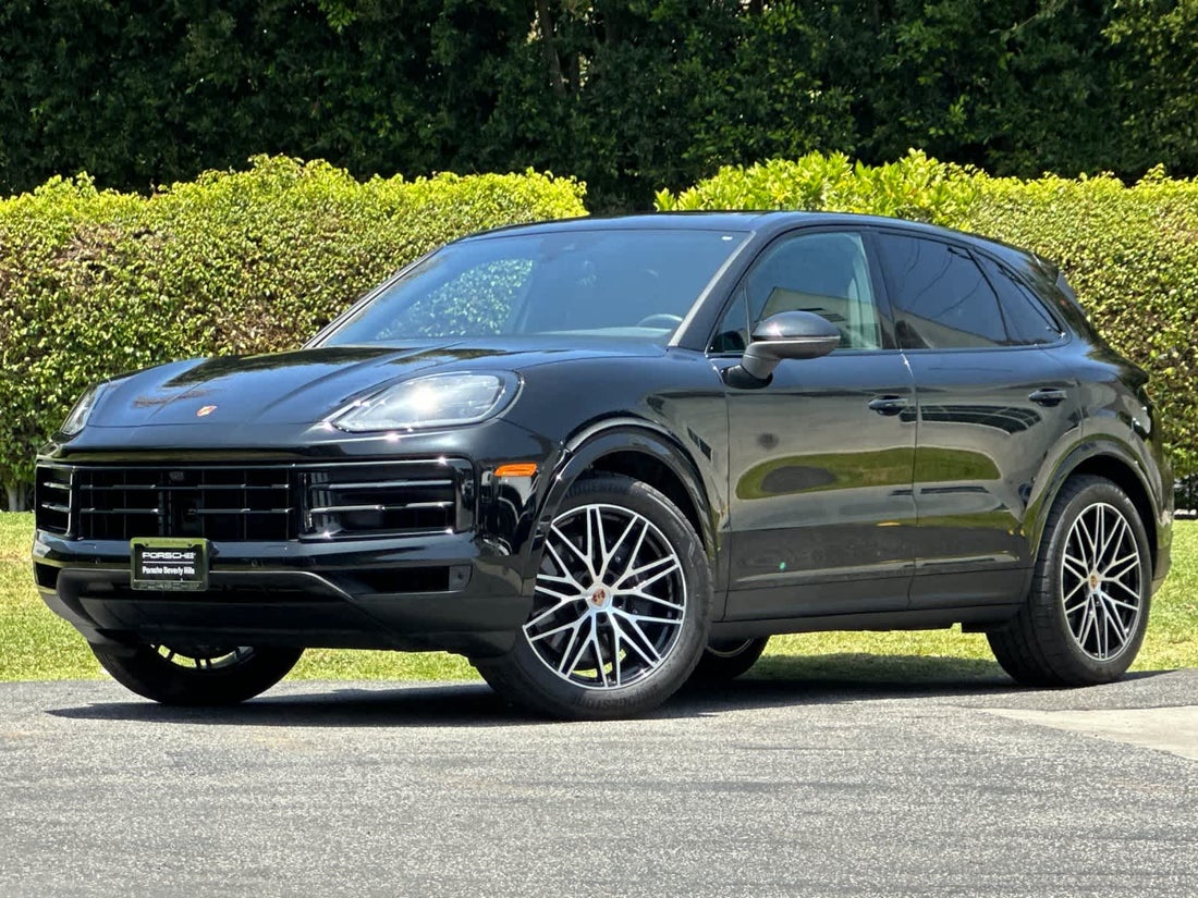 2026 Porsche Cayenne — photo 1 of 34