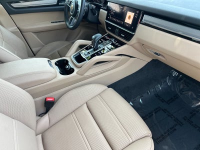2023 Porsche Cayenne Platinum Edition