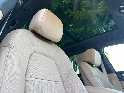 2023 Porsche Cayenne Platinum Edition