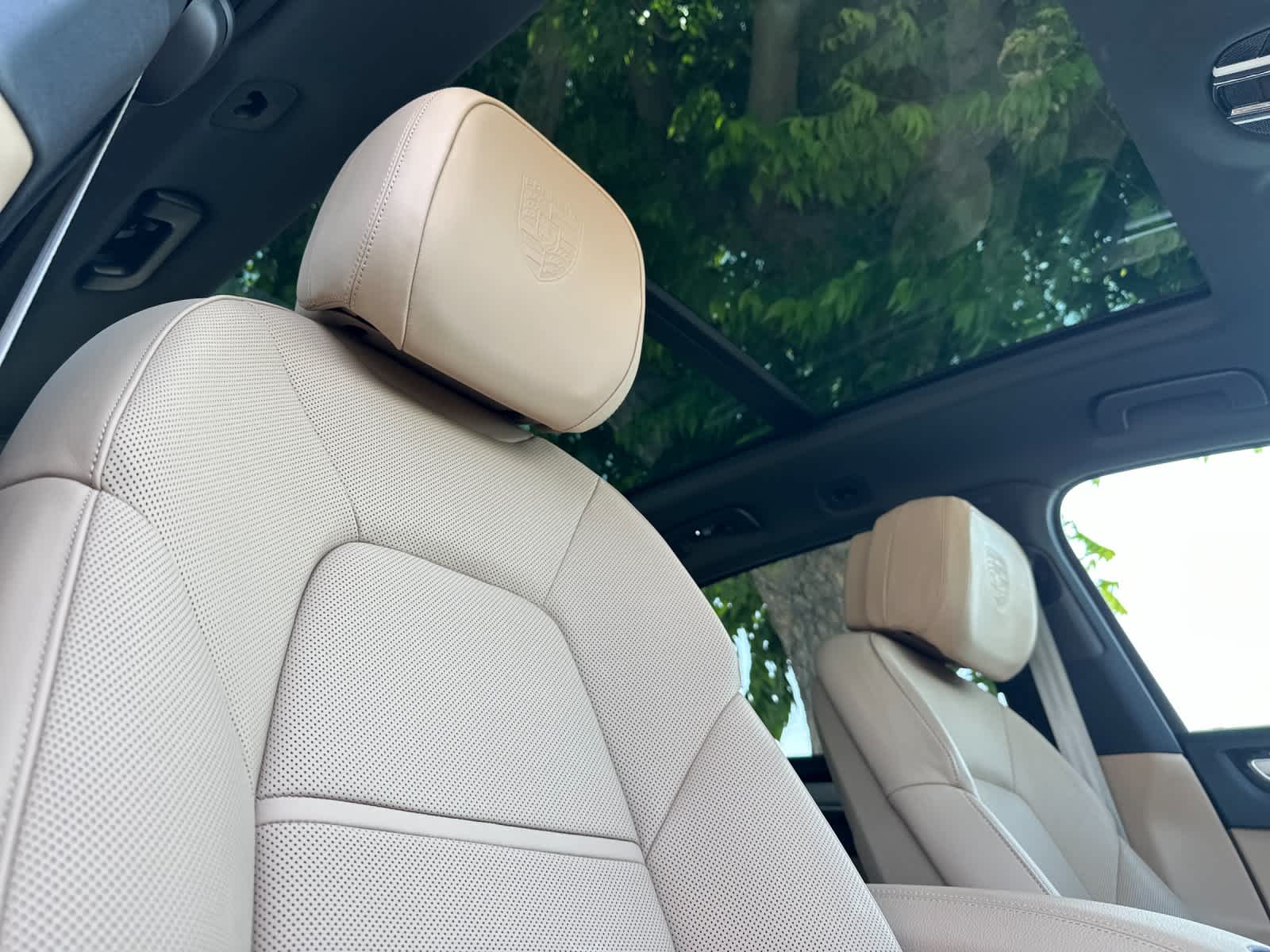 2023 Porsche Cayenne Platinum Edition