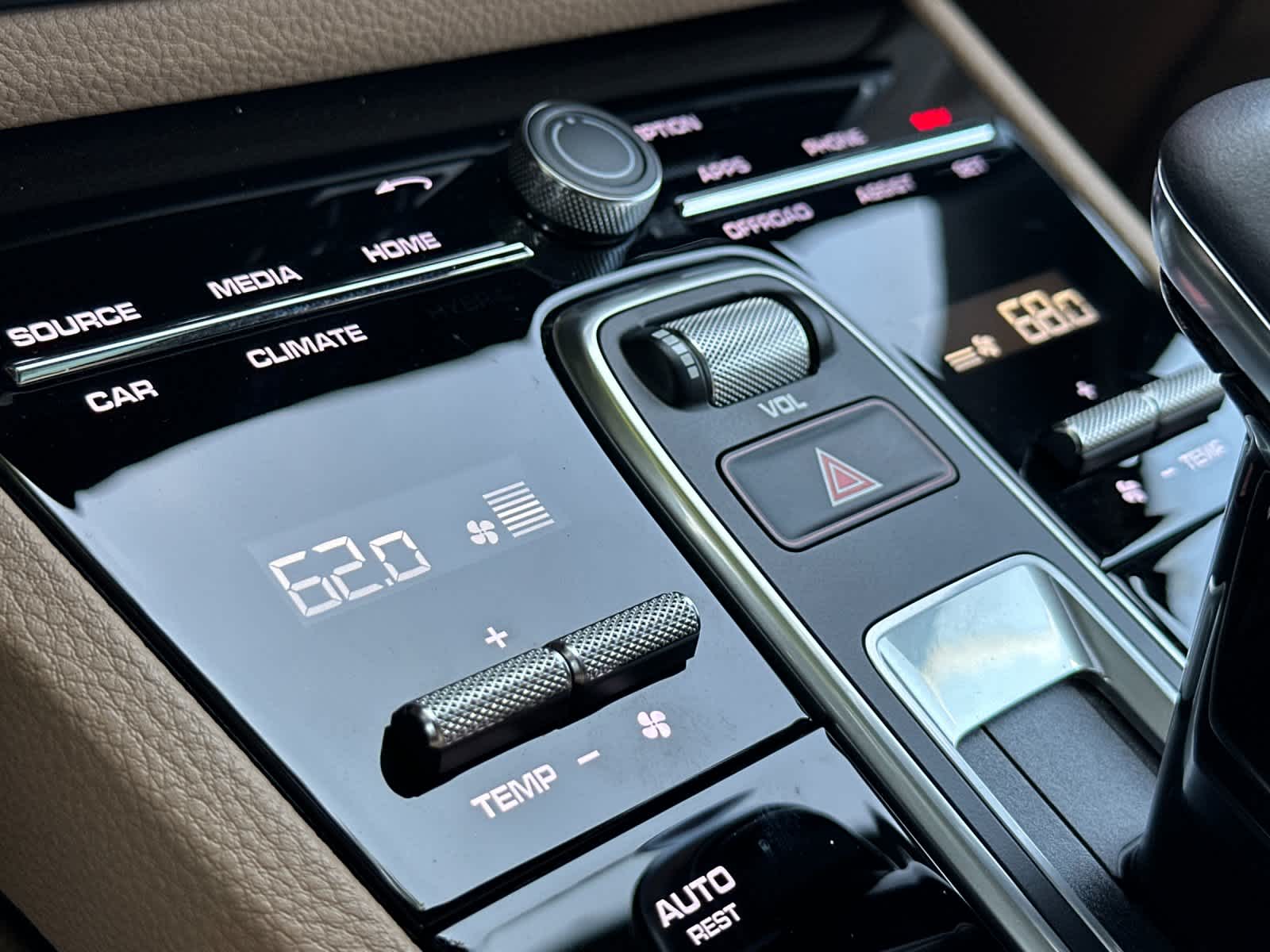2023 Porsche Cayenne Platinum Edition