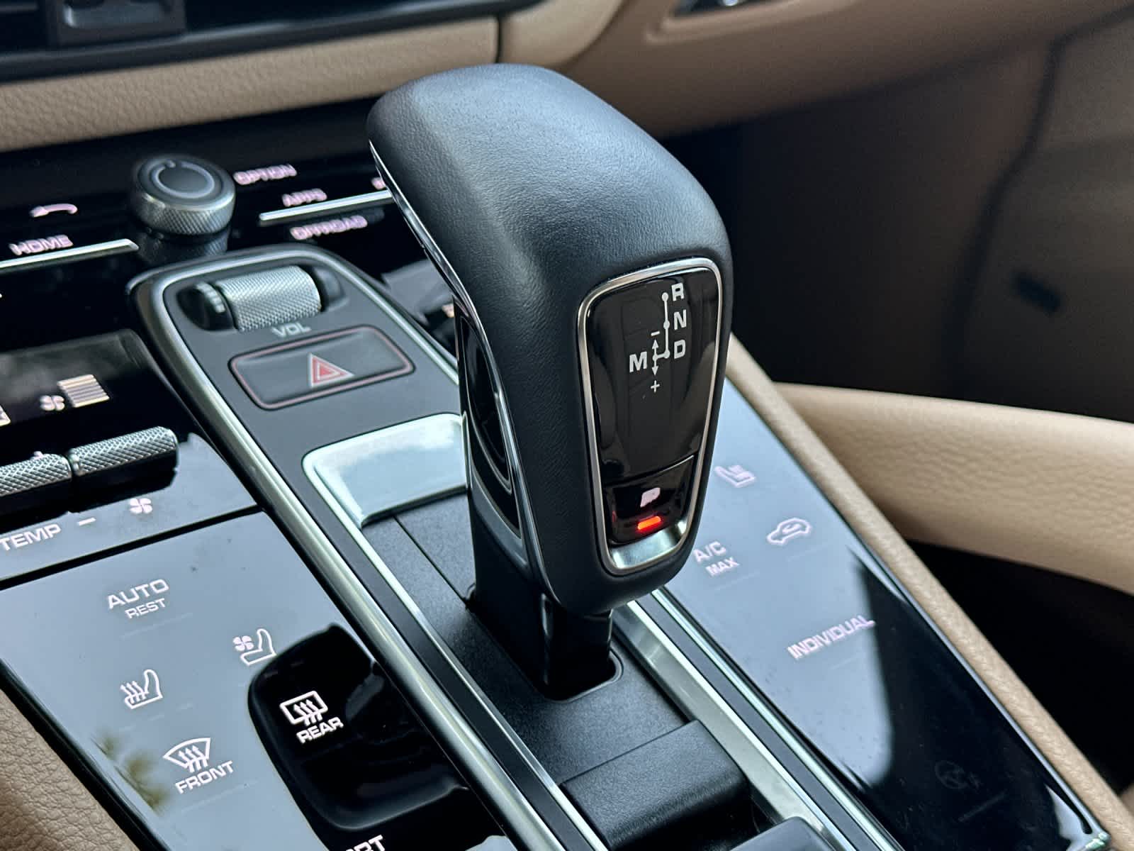 2023 Porsche Cayenne Platinum Edition