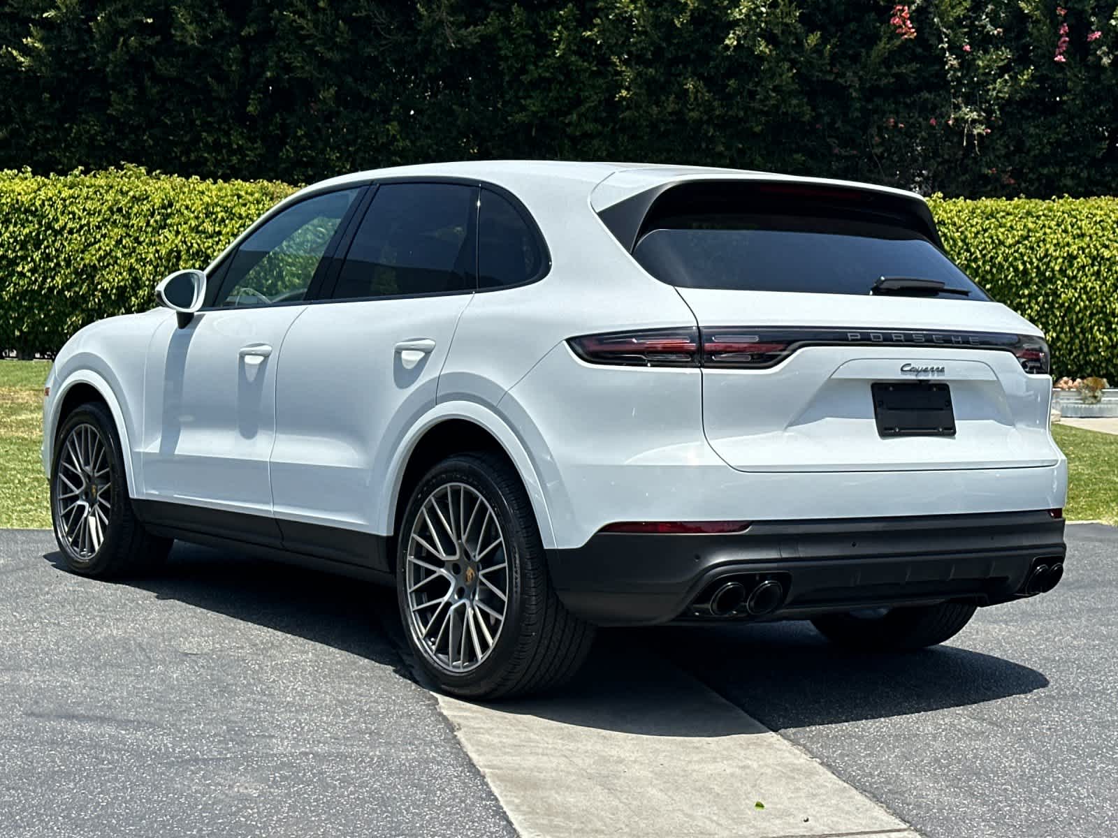 2023 Porsche Cayenne Platinum Edition