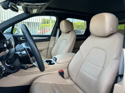 2023 Porsche Cayenne Platinum Edition