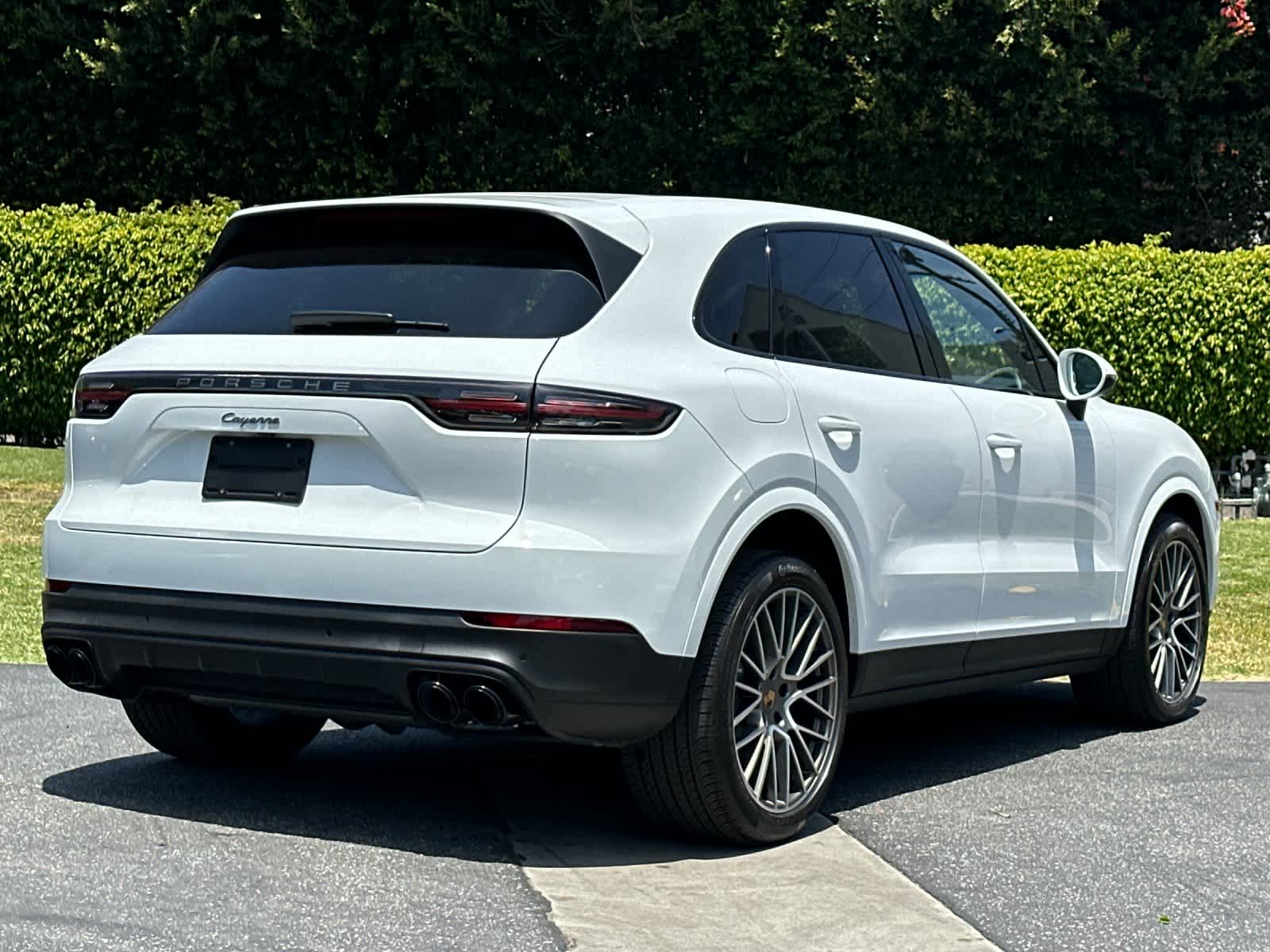 2023 Porsche Cayenne Platinum Edition