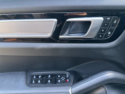 2022 Porsche Cayenne Platinum Edition