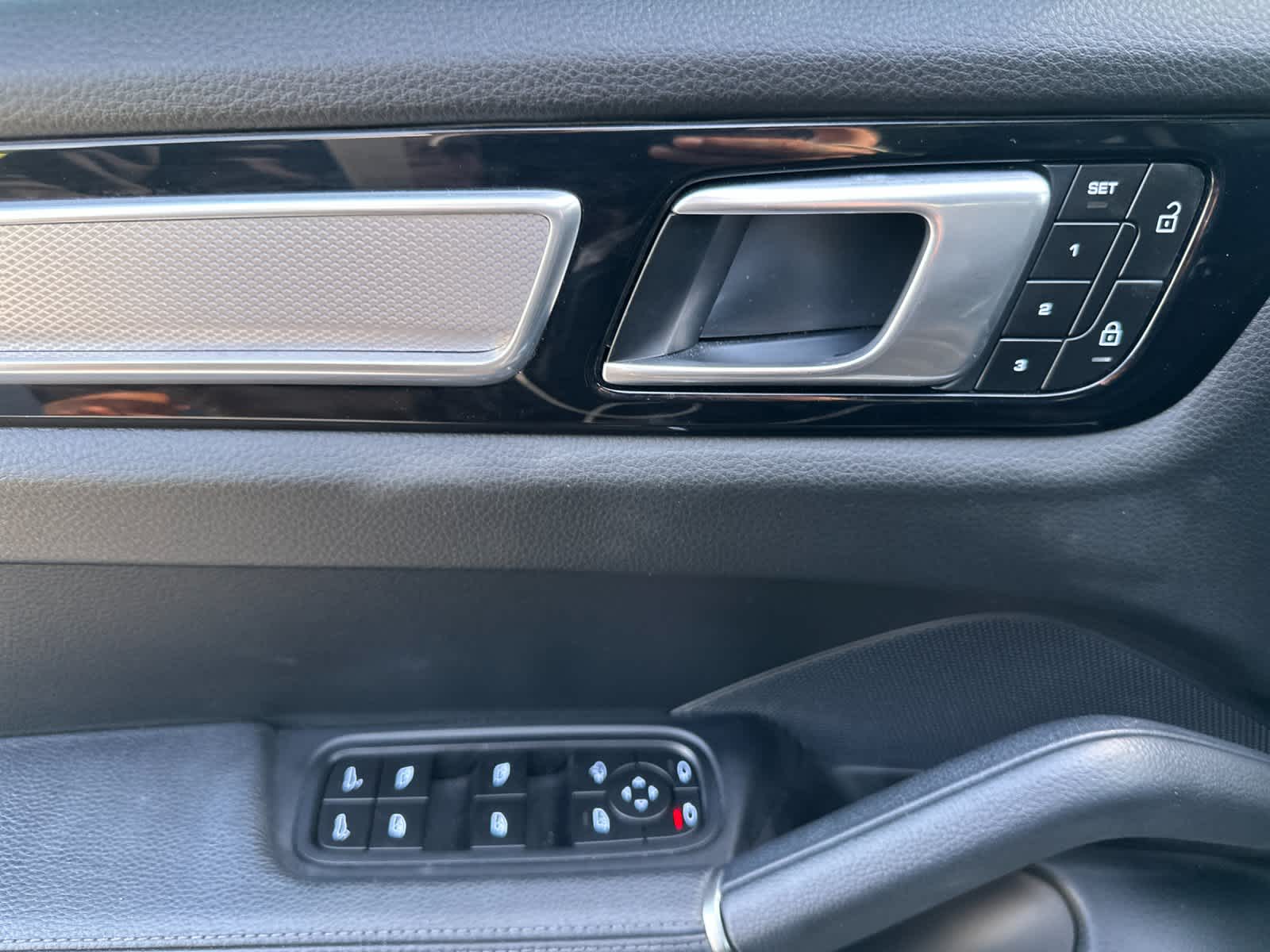 2022 Porsche Cayenne Platinum Edition